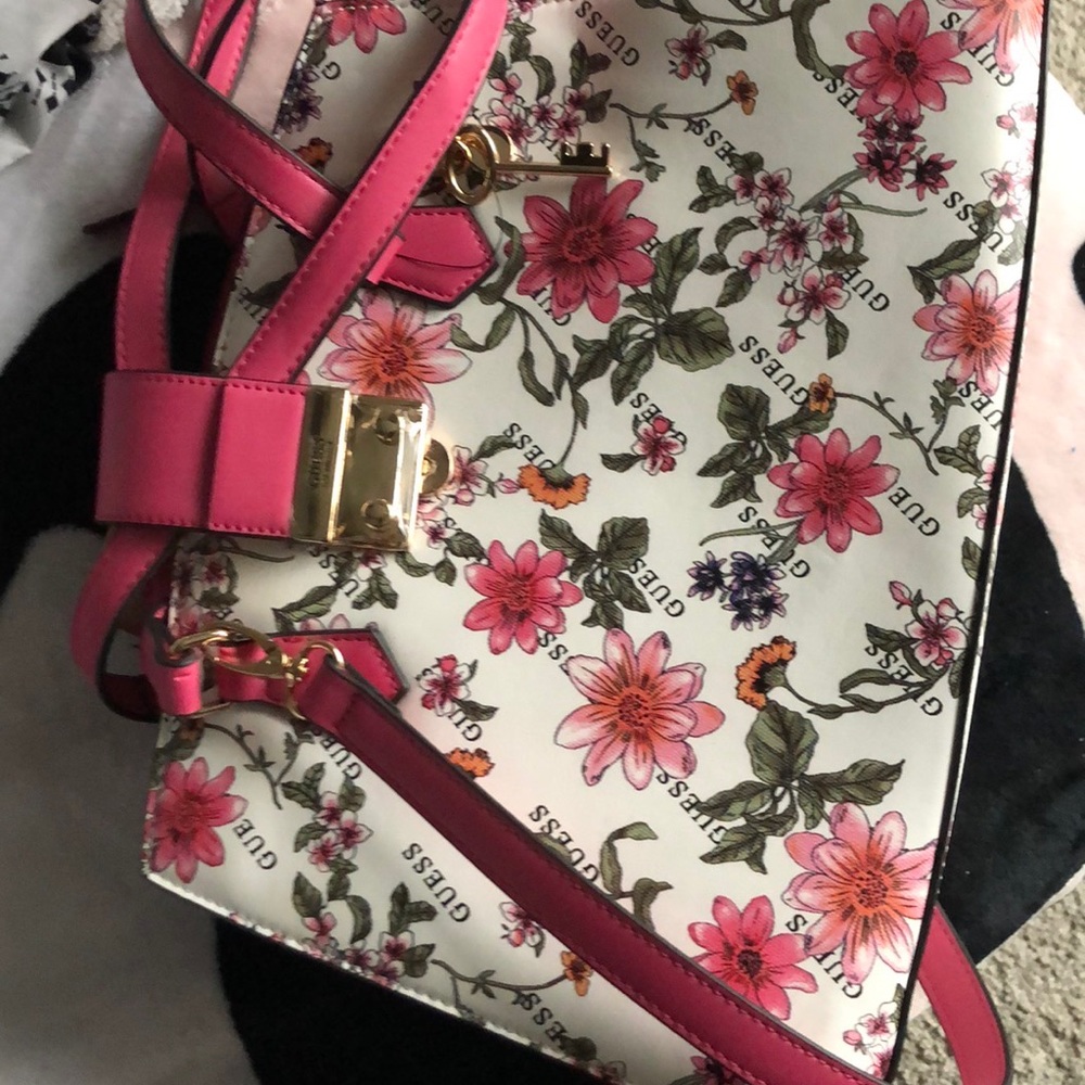 Never worn floral guess purse